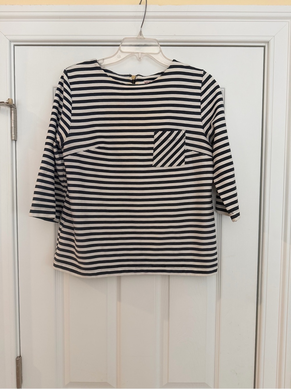 Ladies Size Medium "Merona" Black & White Striped Boatneck Top with Pocket GUC